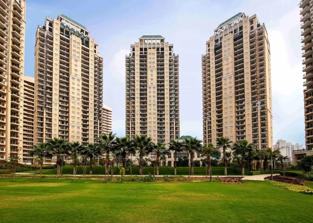 ATS Tourmaline - towers behind palm-lined lawn (real photo) thumbnail