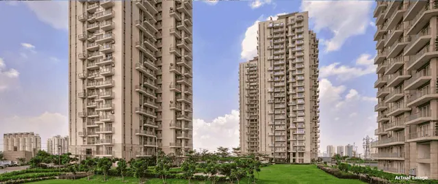Conscient Heritage Max - towers and lawns (actual photo) thumbnail
