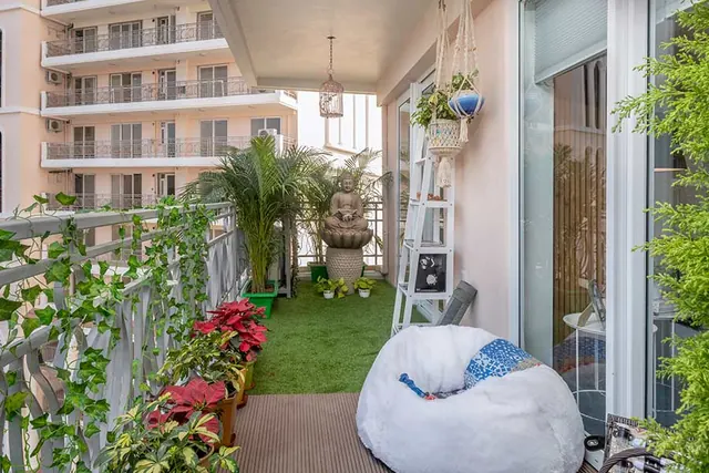 DLF Sky Court - balcony garden thumbnail
