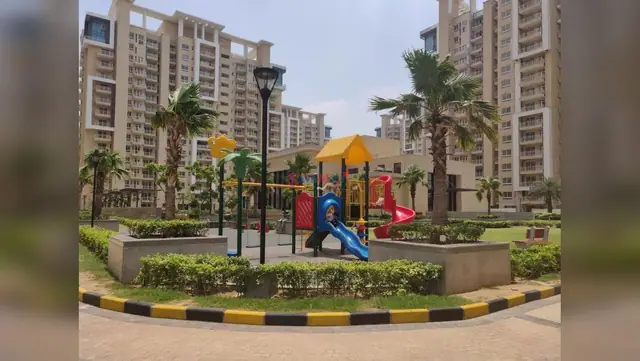 Emaar Palm Gardens - Sector 83, Gurgaon - photo 2 thumbnail