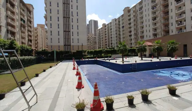 Emaar Palm Hills - Sector 77, Gurgaon - photo 3 thumbnail