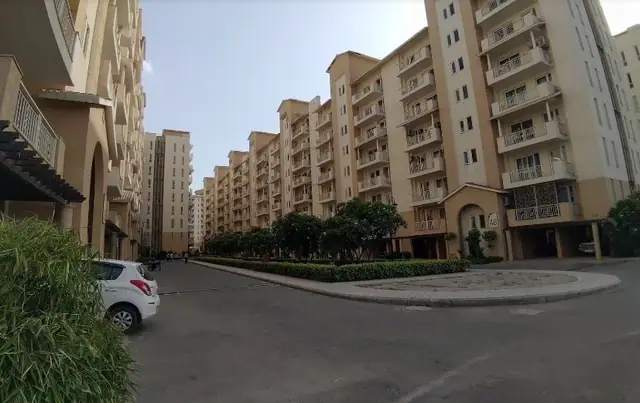 Emaar Palm Hills - Sector 77, Gurgaon - photo 4 thumbnail