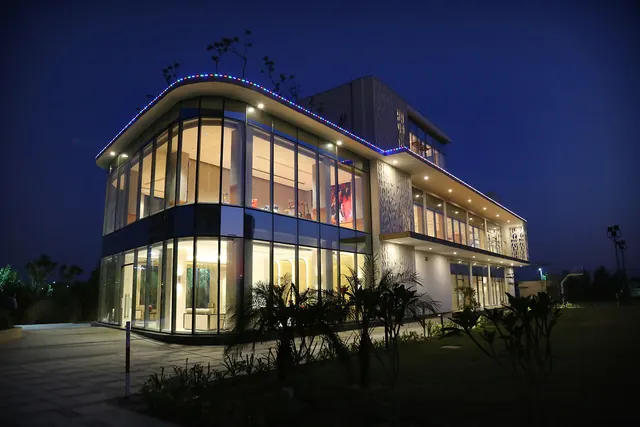 Puri Emerald Bay - clubhouse at night (real photo) thumbnail